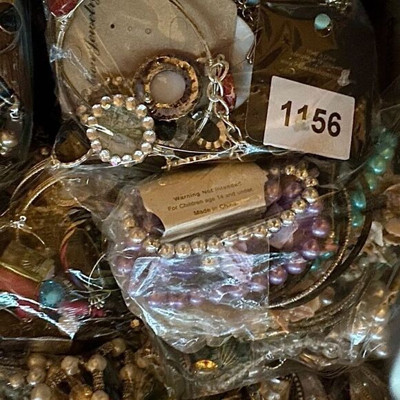 1.5 LB UNSEARCHED MYSTERY Jewelry LOT Wearable Necklaces Earrings Bracelets MORE - Picture 2 of 7